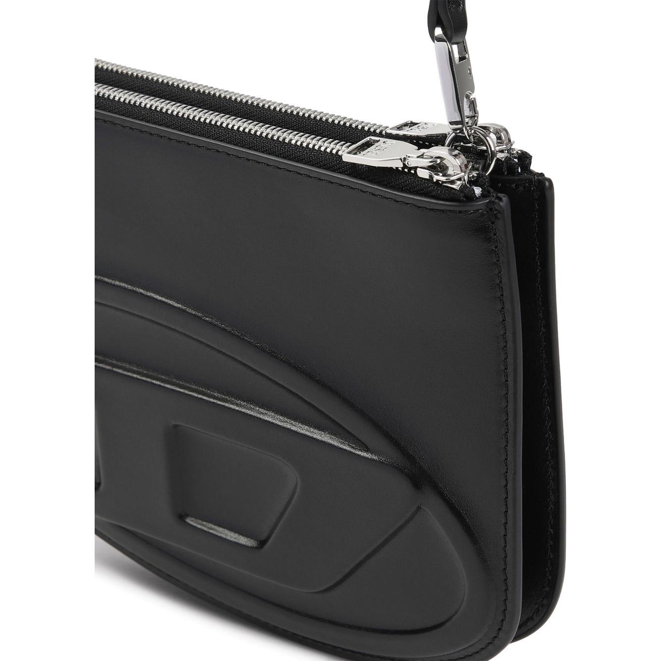 Front view with bag zipped and handles upright.
