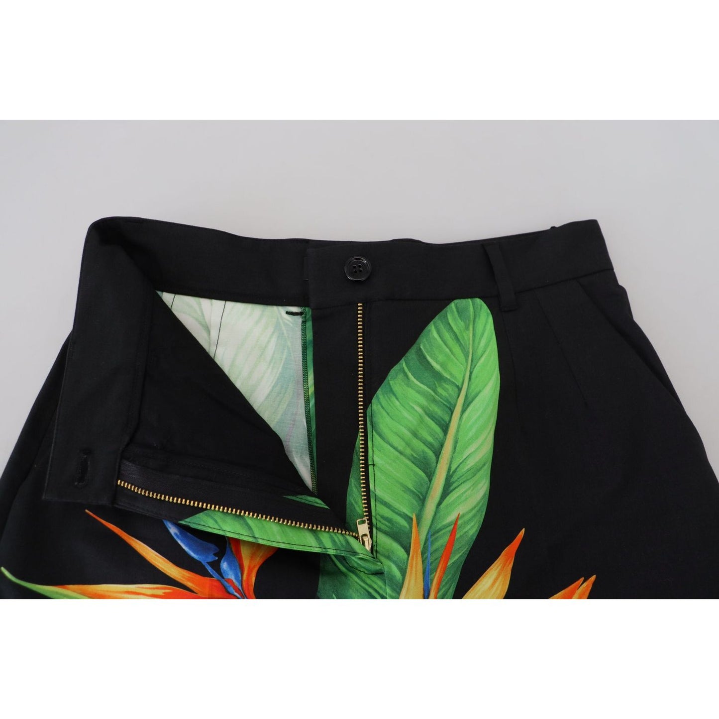 Dolce & Gabbana High Waist Hot Pants Shorts in Black Leaves Print Dolce & Gabbana