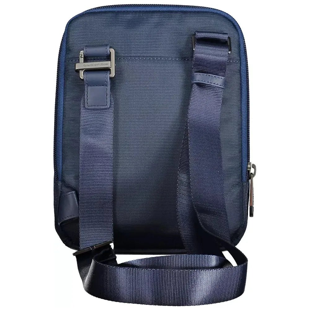 Front view with bag zipped and handles upright.