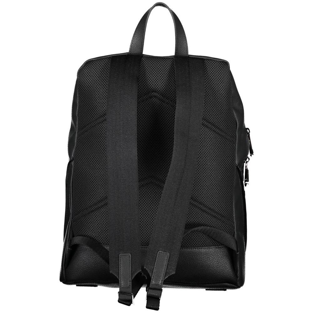 Front view with bag zipped and handles upright.