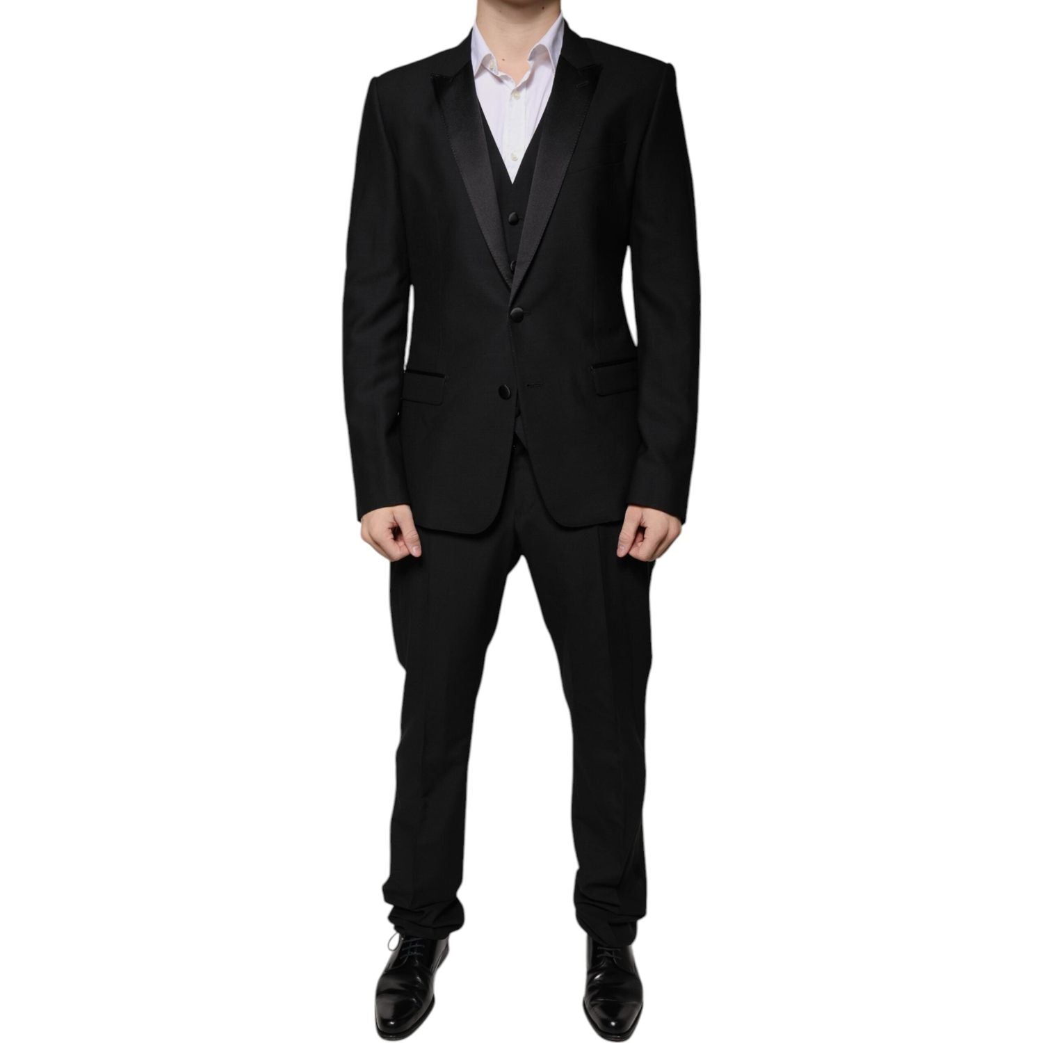 Front view with bag zipped and handles upright.